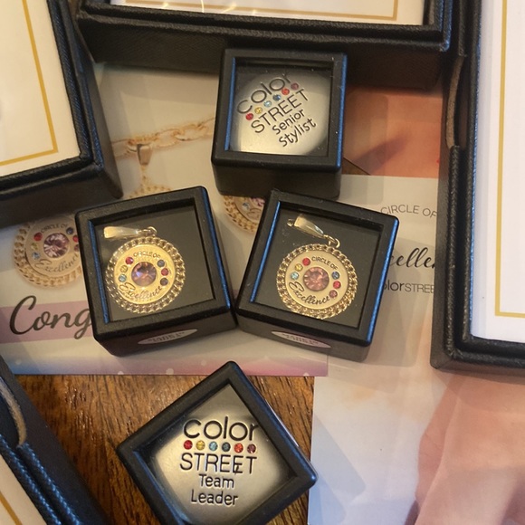 ColorStreet Bundle - Picture 7 of 7